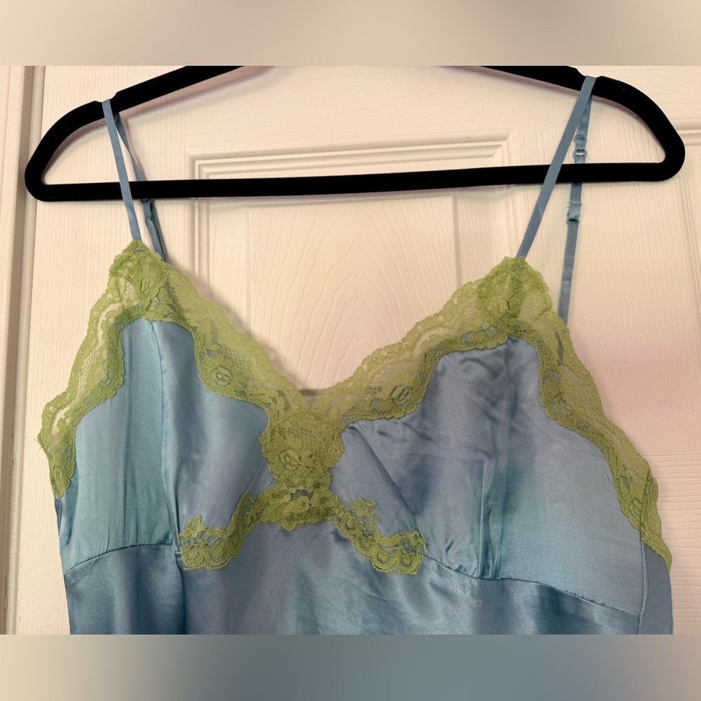 Gold Hawk NWT Tiffany Blue Silk Camisole ✨🩷HOST PICK 🩷✨ - Picture 2 of 8